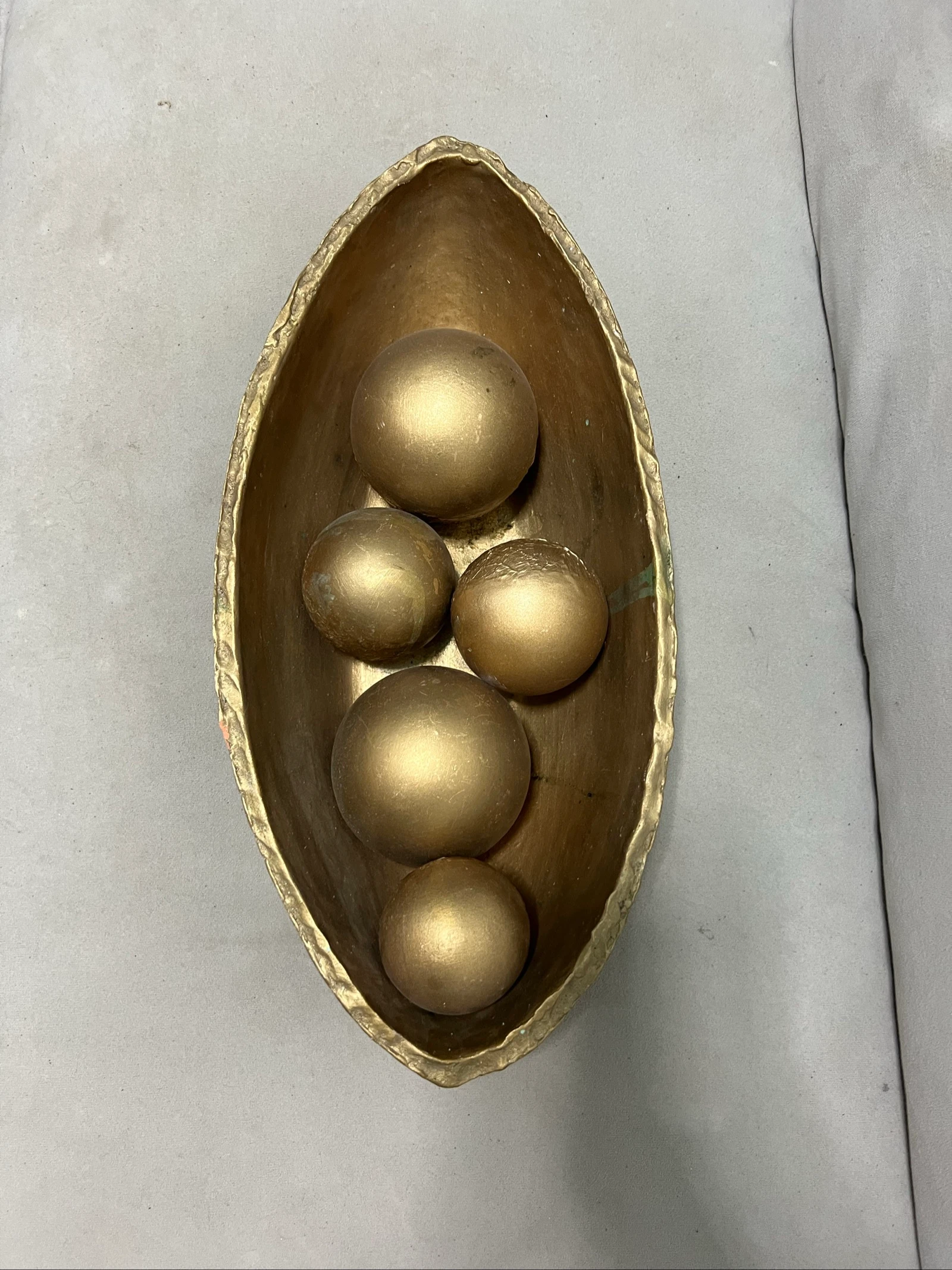 Coupe décorative dorée